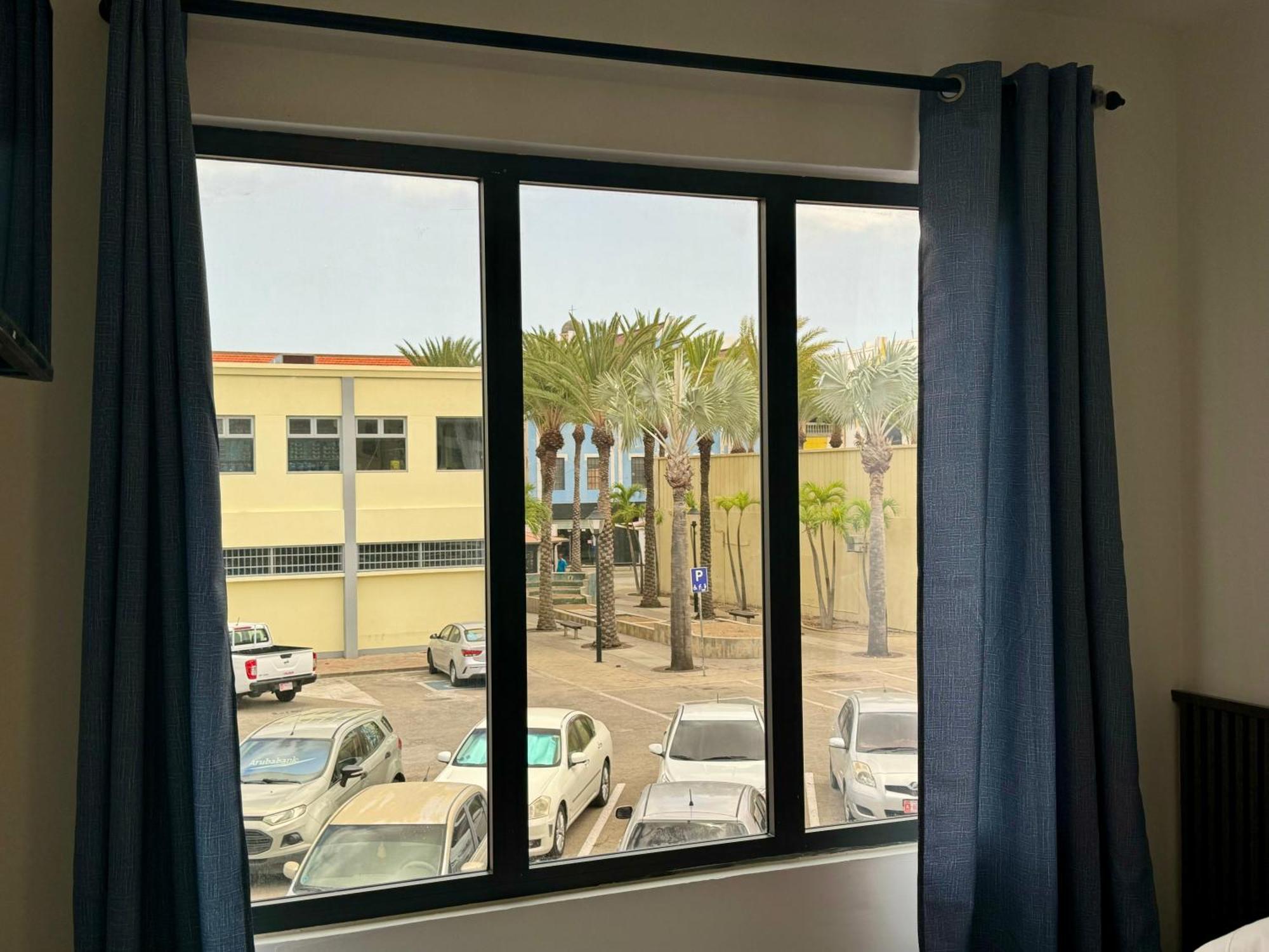 Central Boutique Hotel Oranjestad Exterior photo